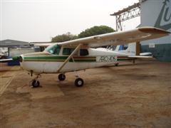 de oude PH-TUG van Harm Slot vliegt nu in Ghana (afrika).jpg